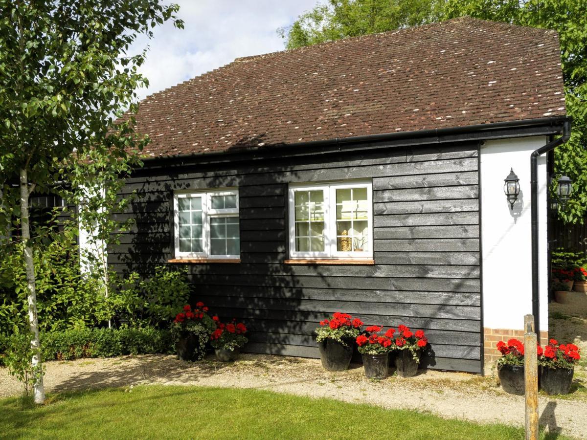The Walnut, Meopham - A Private Retreat Rural Location Vila Exterior foto